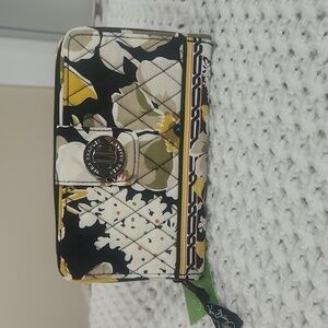 Vera Bradley floral multicolor wallet, 8"×5" side zipper,and Lots of ca…